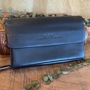 Giorgio Armani large men’s wallet. 100% leather. Gently used.